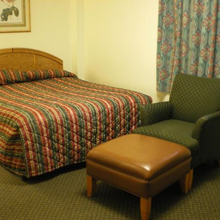 Sun-Dek Motel Medicine Hat Bagian luar foto