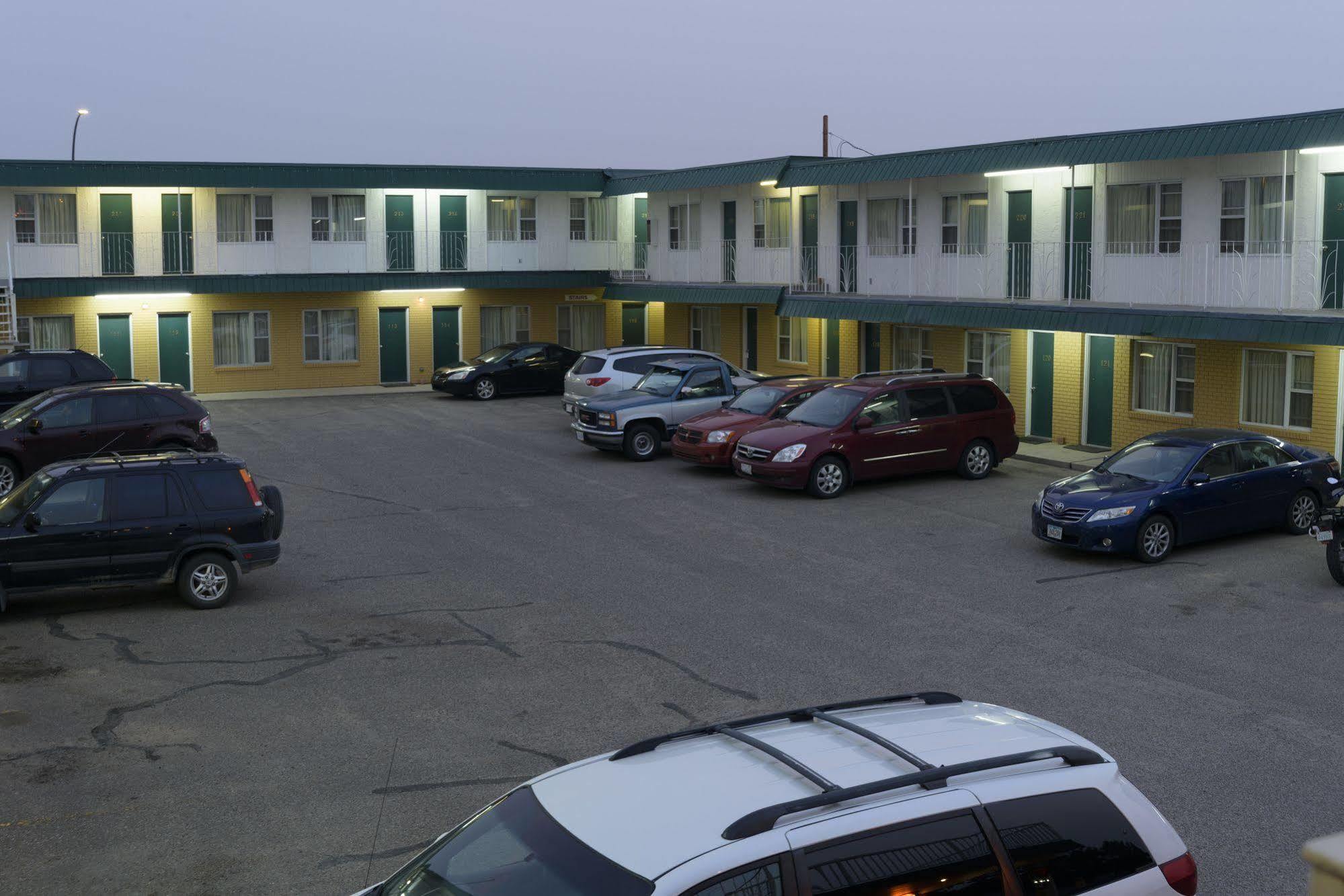 Sun-Dek Motel Medicine Hat Bagian luar foto