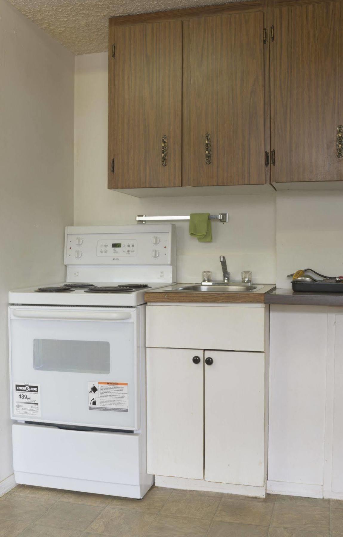Sun-Dek Motel Medicine Hat Bagian luar foto